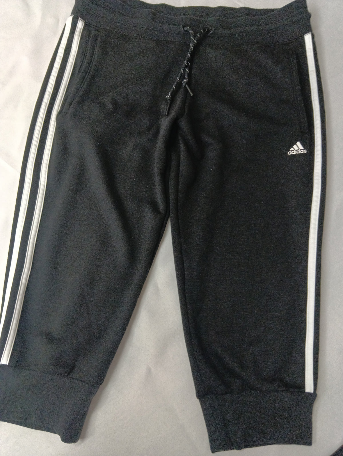 Pantalón chándal Adidas mujer color negro y rayas blancas