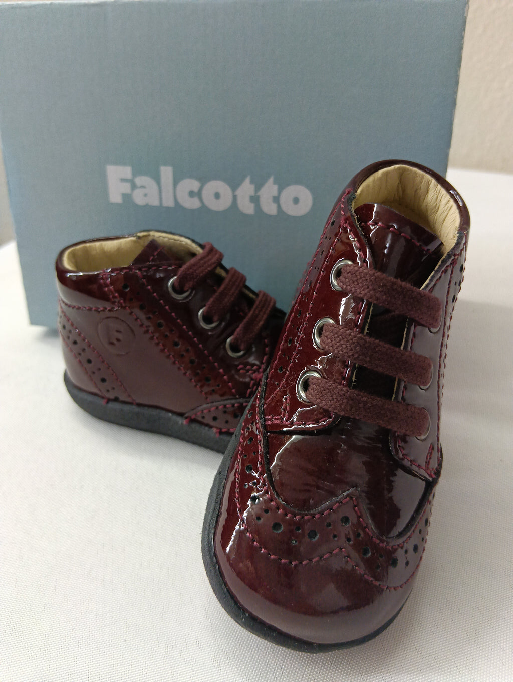 Zapato infantil granate  talla 18 tipo botin