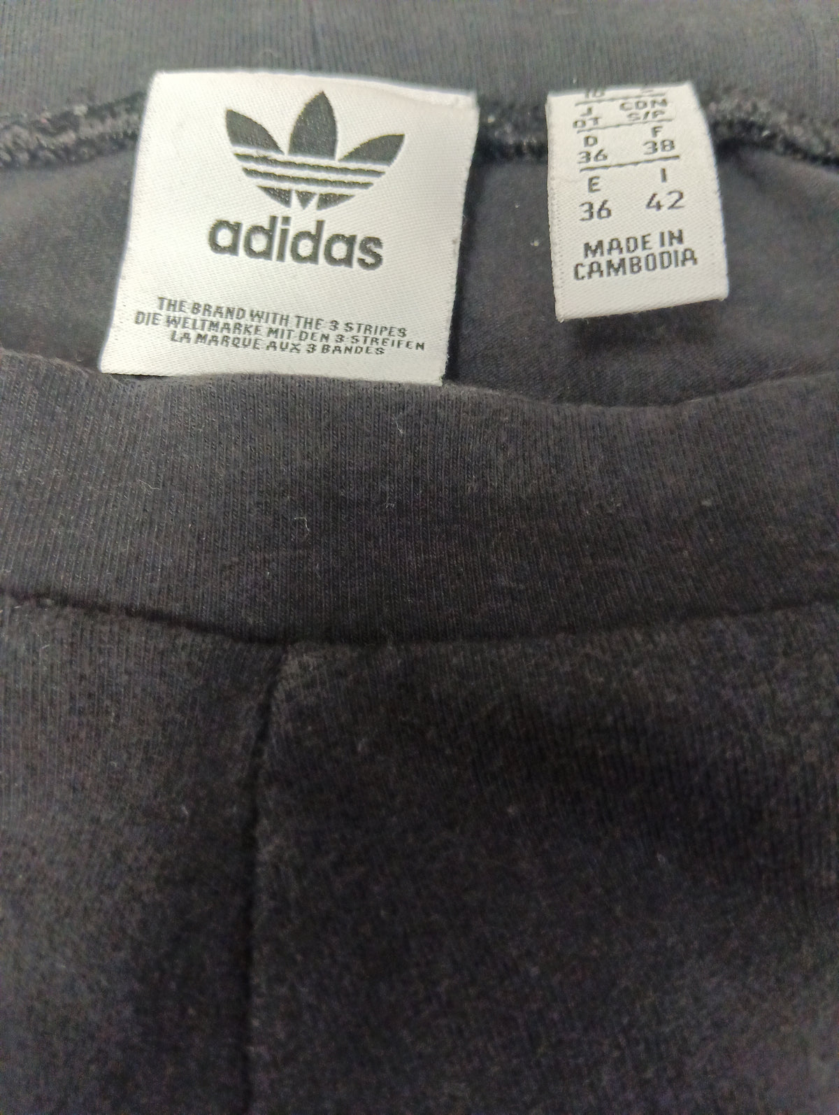 Mallas Adidas Negras con Rayas Blancas segunda mano Talla S