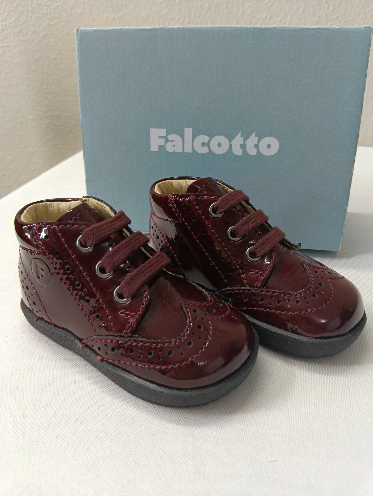 Zapato infantil granate  talla 18 tipo botin