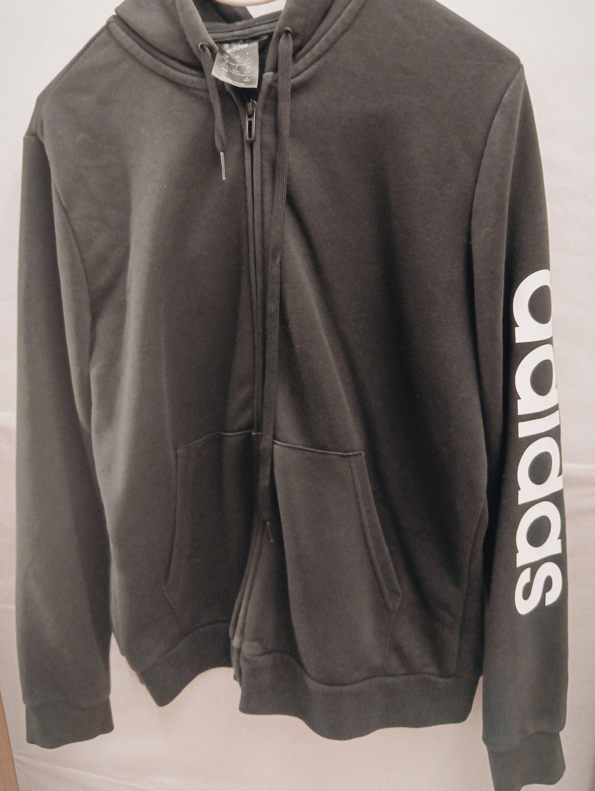 Chaqueta/sudadera Adidas negra con capucha y cremallera completa